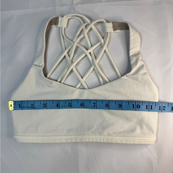 PreOwned Lululemon Free to Be Serene Strappy Back SportsBraWhite Size4 (NoPads) - Picture 4 of 5